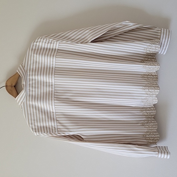 Chico's No Iron Embroidred Scalloped Hem Striped Button Down Shirt Size XL/18 - Picture 6 of 7